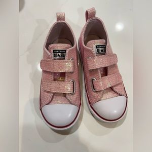Size 10 toddler pink sparkly Converse like new Taylor Ox Iridescent Glitter